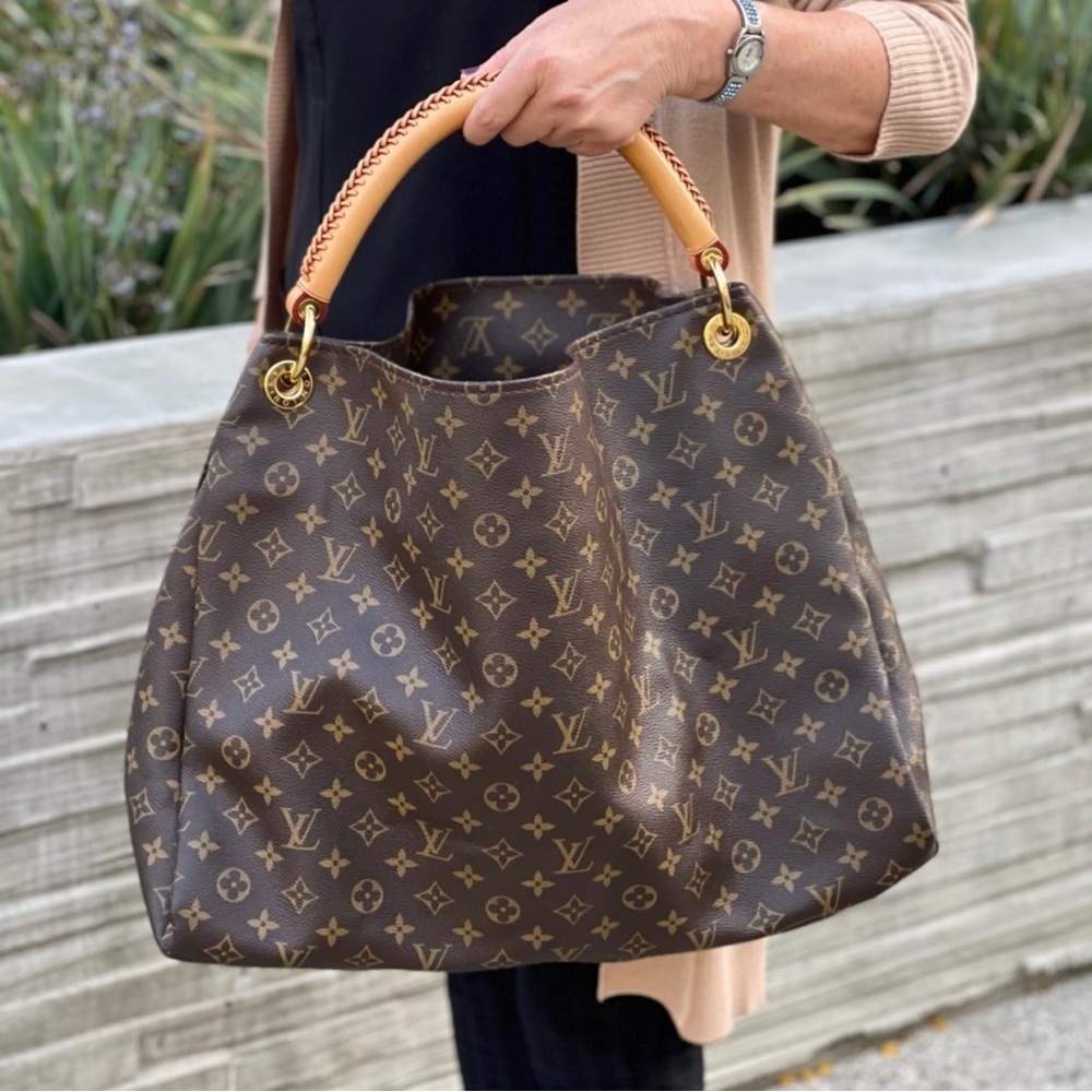 Louis Vuitton Artsy MM